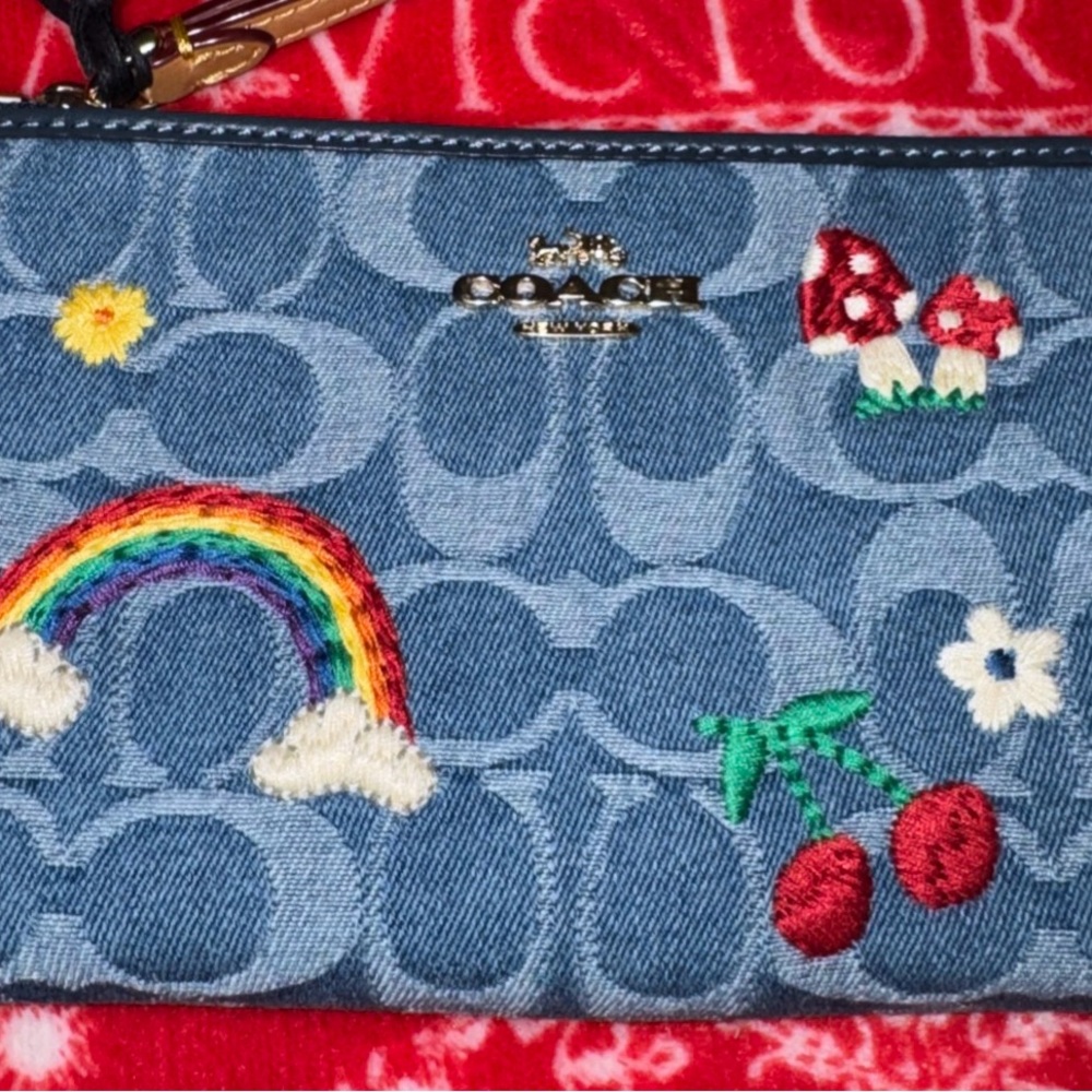 Coach Signature Denim Wristlet w/ too cute Embroidery Patterns, new with tags - Picture 5 of 9